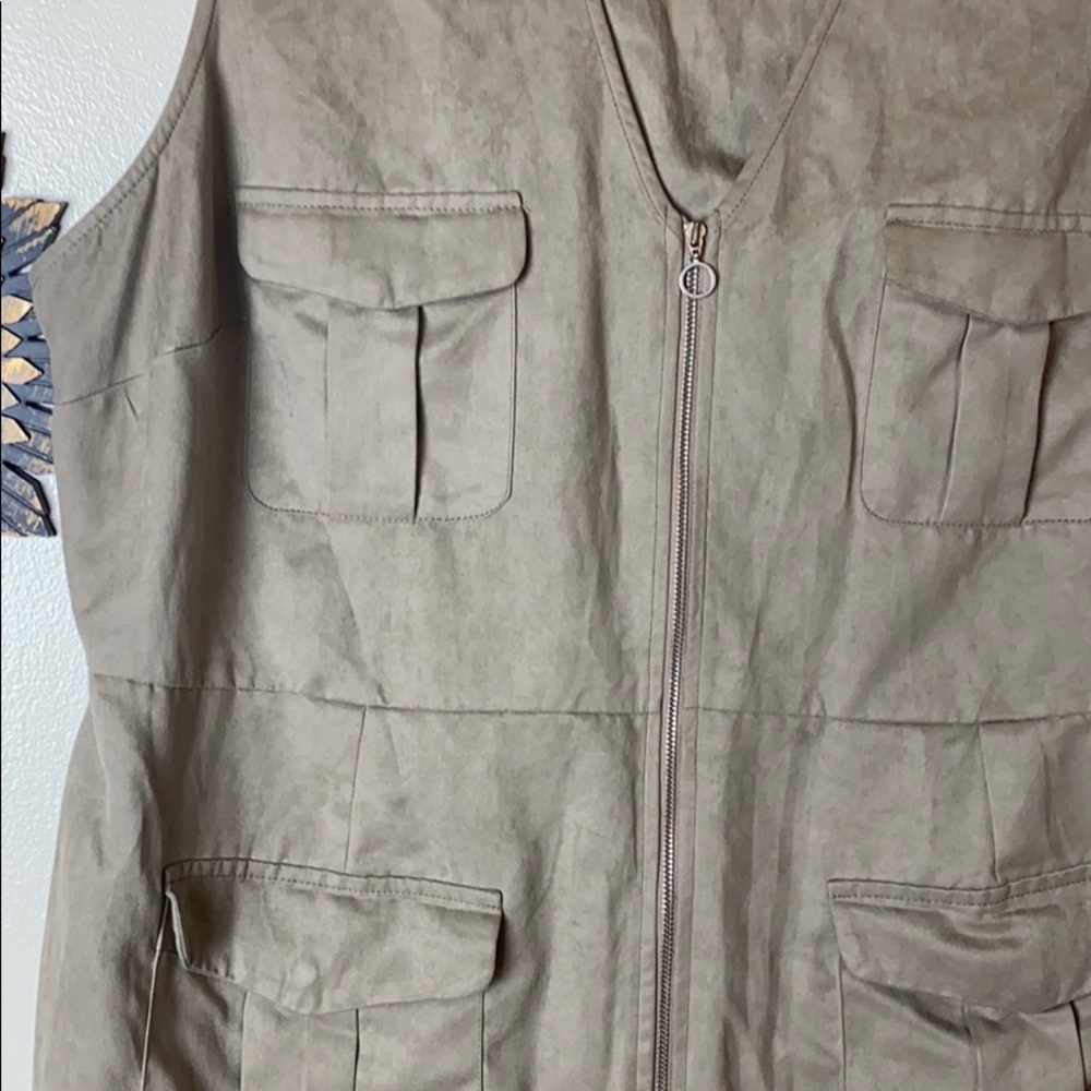 V-Neck Zip Jacket - image 5